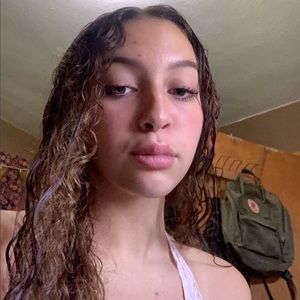 Meet your Posher, Makayla